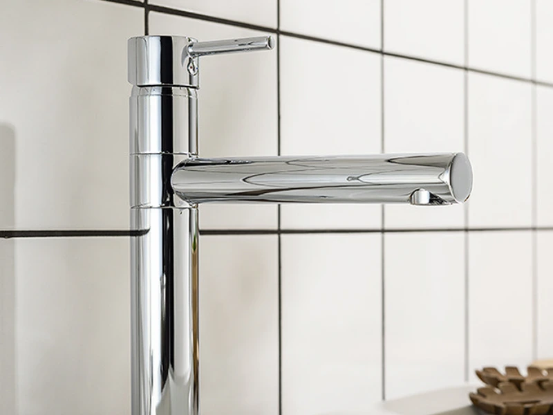 Single handle chrome faucet.